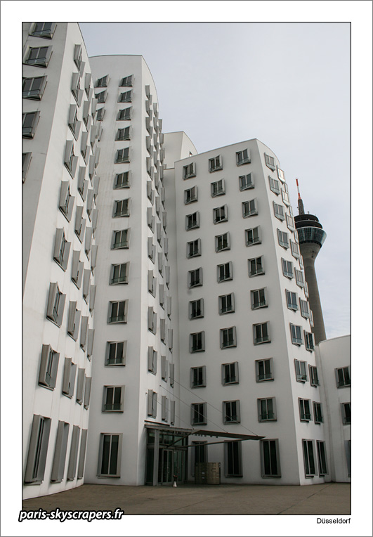 http://www.pss-archi.eu/membres/Nekobasu/duesseldorf/027.jpg