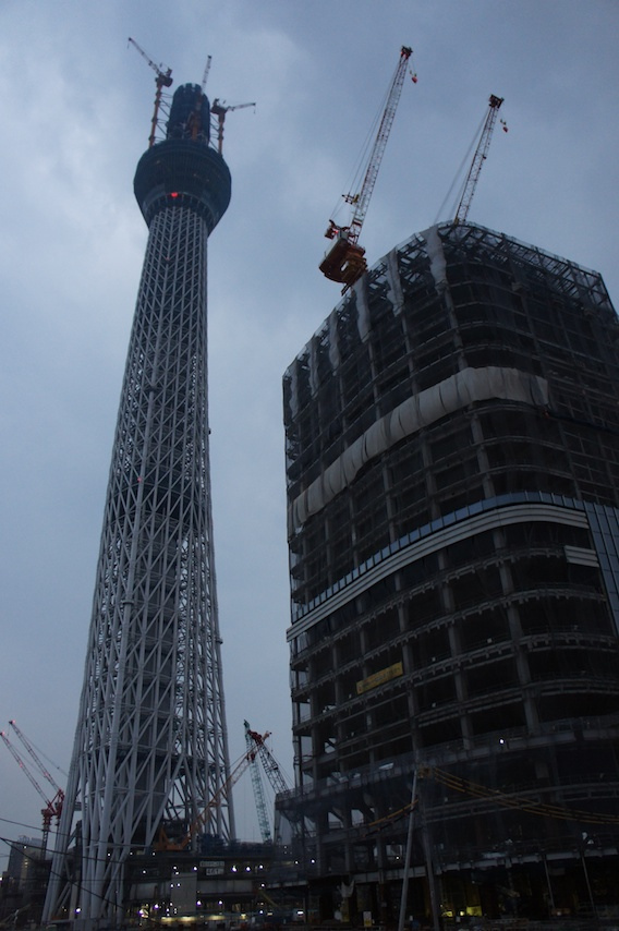 http://www.pss-archi.eu/membres/Nekobasu/photos_cc/tokyo/SkyTree20100920-1.jpg