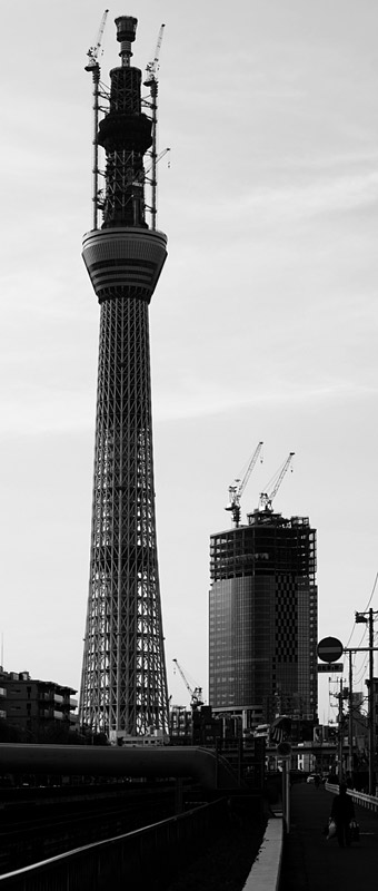 http://www.pss-archi.eu/membres/Nekobasu/photos_cc/tokyo/SkyTree20101226-1.jpg