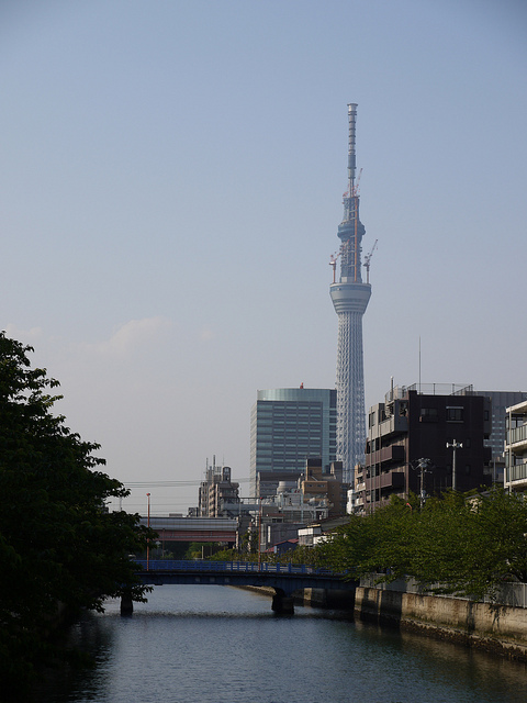 http://www.pss-archi.eu/membres/Nekobasu/photos_cc/tokyo/SkyTree20110508-1.jpg