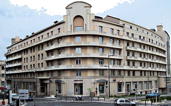 Immeuble Rivoire & Carret Lustucru vu du parvis de la gare Saint-Charles