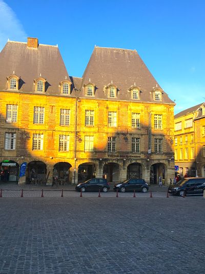 20-22, place Ducale