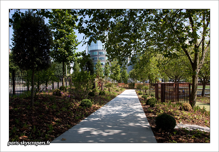 https://www.pss-archi.eu/membres/Nekobasu/jardin_des_geants/03.jpg