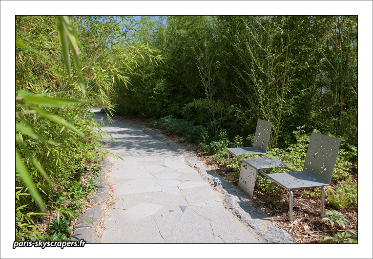 https://www.pss-archi.eu/membres/Nekobasu/jardin_des_geants/05.jpg