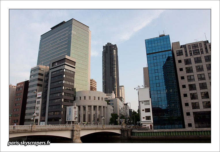 https://www.pss-archi.eu/membres/Nekobasu/osaka/2010/200.jpg