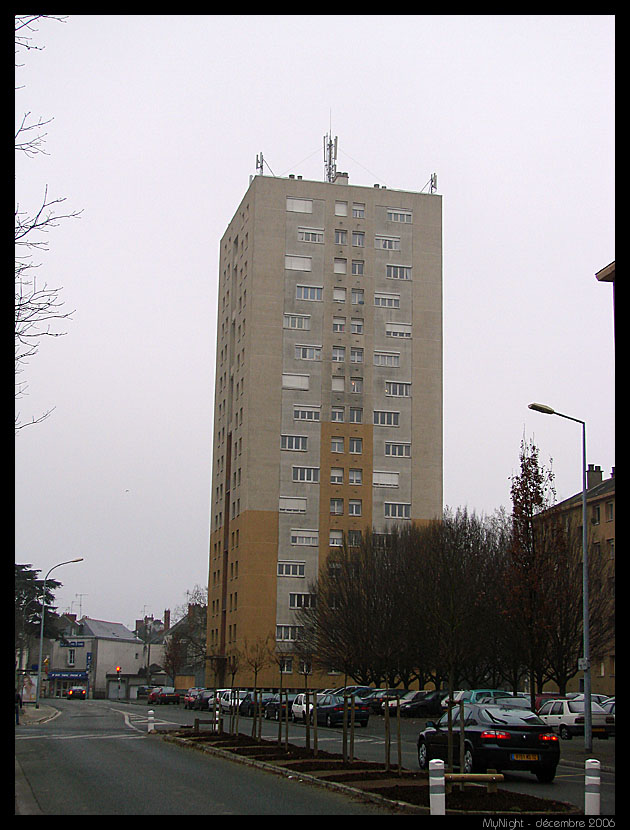 https://www.pss-archi.eu/photos/mynight/angers1/3.jpg