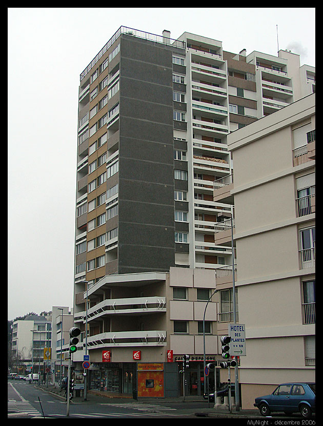 https://www.pss-archi.eu/photos/mynight/angers1/8.jpg