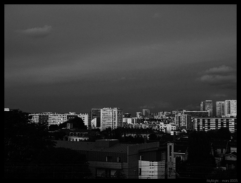 https://www.pss-archi.eu/photos/mynight/lignes_de_toits/upc39.jpg