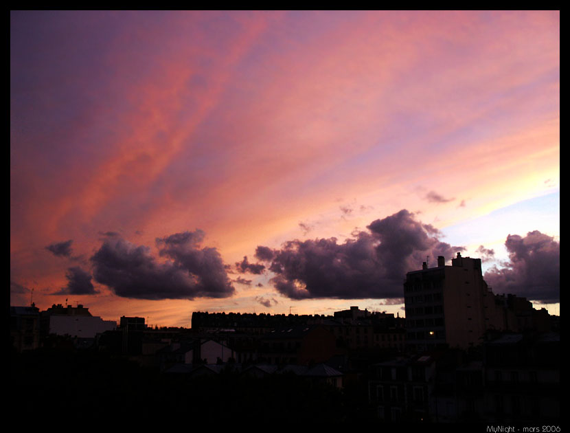 https://www.pss-archi.eu/photos/mynight/lignes_de_toits/upc40.jpg
