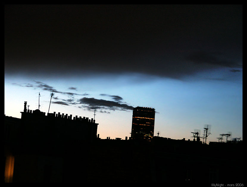https://www.pss-archi.eu/photos/mynight/lignes_de_toits/upc50.jpg